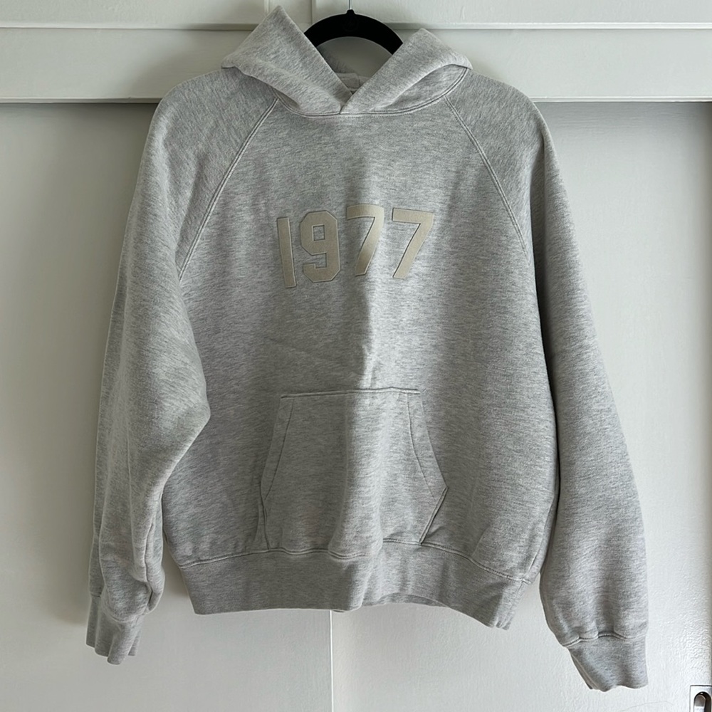 ESSENTIALS Fear of God 1977 heather grey hooded sweater